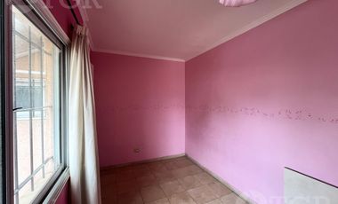 Casa  multifamiliar en Valentín Alsina