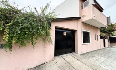 Casa  multifamiliar en Valentín Alsina