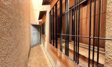 Casa  multifamiliar en Valentín Alsina