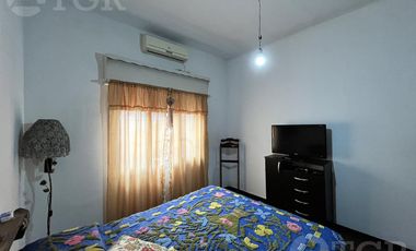 Casa  multifamiliar en Valentín Alsina