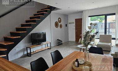 Duplex a estrenar. z/ San Carlos. 2 dormitorios y escritorio. Impecable. Amoblado