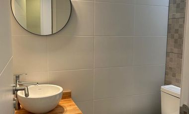 Duplex a estrenar. z/ San Carlos. 2 dormitorios y escritorio. Impecable. Amoblado