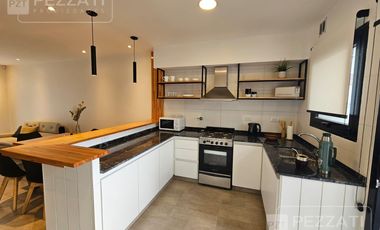 Duplex a estrenar. z/ San Carlos. 2 dormitorios y escritorio. Impecable. Amoblado