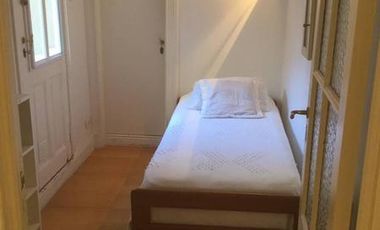 Hermoso duplex, reciclado en edificio de categoria.Disponible !