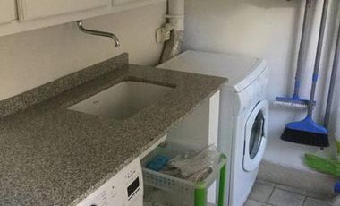 Hermoso duplex, reciclado en edificio de categoria.Disponible !