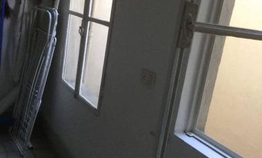 Hermoso duplex, reciclado en edificio de categoria.Disponible !