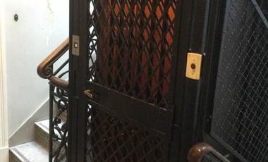 Hermoso duplex, reciclado en edificio de categoria.Disponible !