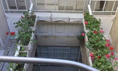 Hermoso duplex, reciclado en edificio de categoria.Disponible !