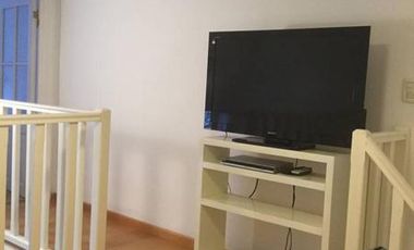 Hermoso duplex, reciclado en edificio de categoria.Disponible !