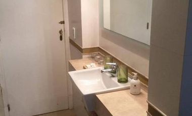 Hermoso duplex, reciclado en edificio de categoria.Disponible !