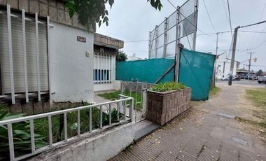 VENTA- Terreno en  esquina zona comercial en Villa Gobernador Galvez