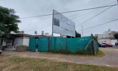 VENTA- Terreno en  esquina zona comercial en Villa Gobernador Galvez