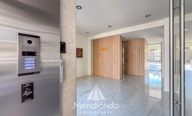 Piso 4 amb. Balcón terraza con parrilla 2 cocheras. Categoría. Zona Güemes. Barrio Los Troncos