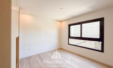 Piso 4 amb. Balcón terraza con parrilla 2 cocheras. Categoría. Zona Güemes. Barrio Los Troncos