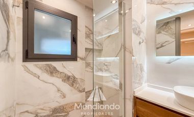 Piso 4 amb. Balcón terraza con parrilla 2 cocheras. Categoría. Zona Güemes. Barrio Los Troncos