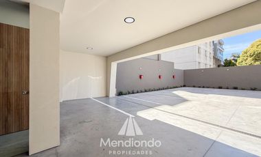 Piso 4 amb. Balcón terraza con parrilla 2 cocheras. Categoría. Zona Güemes. Barrio Los Troncos