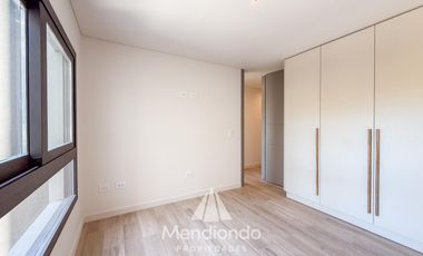 Piso 4 amb. Balcón terraza con parrilla 2 cocheras. Categoría. Zona Güemes. Barrio Los Troncos