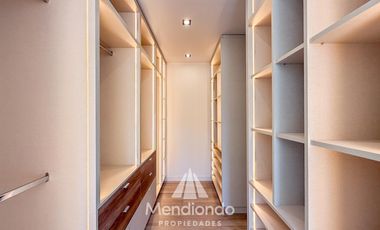 Piso 4 amb. Balcón terraza con parrilla 2 cocheras. Categoría. Zona Güemes. Barrio Los Troncos