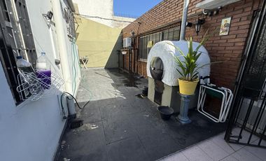 Casa 3 ambientes con COCHERA PATIO TERRAZA Y QUINCHO