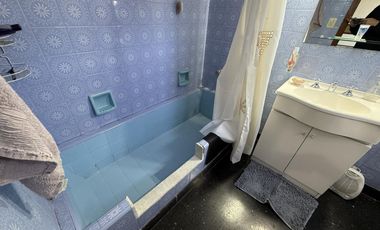 Casa 3 ambientes con COCHERA PATIO TERRAZA Y QUINCHO