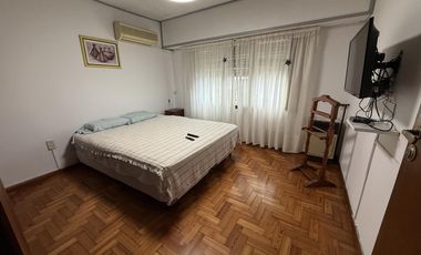 Casa 3 ambientes con COCHERA PATIO TERRAZA Y QUINCHO