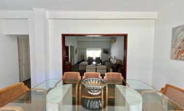 Casa 4 ambientes, cochera, dependencia, en venta en Martínez