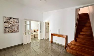 Casa 4 ambientes, cochera, dependencia, en venta en Martínez