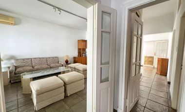 Casa 4 ambientes, cochera, dependencia, en venta en Martínez
