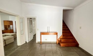 Casa 4 ambientes, cochera, dependencia, en venta en Martínez