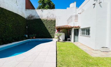 Casa 4 ambientes, cochera, dependencia, en venta en Martínez