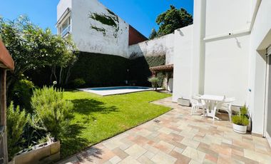 Casa 4 ambientes, cochera, dependencia, en venta en Martínez
