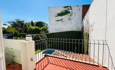 Casa 4 ambientes, cochera, dependencia, en venta en Martínez