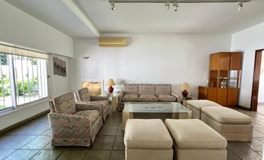 Casa 4 ambientes, cochera, dependencia, en venta en Martínez