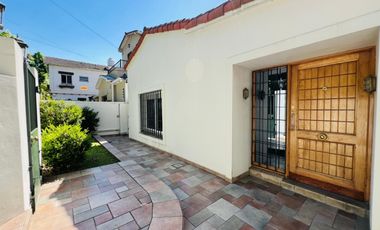 Casa 4 ambientes, cochera, dependencia, en venta en Martínez