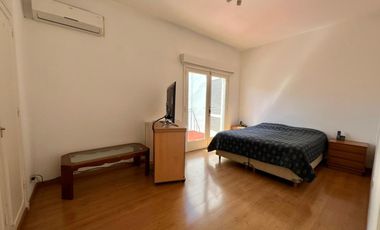 Casa 4 ambientes, cochera, dependencia, en venta en Martínez