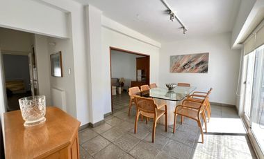 Casa 4 ambientes, cochera, dependencia, en venta en Martínez