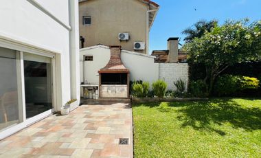 Casa 4 ambientes, cochera, dependencia, en venta en Martínez