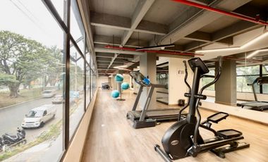 Apartaestudio frente a ciudad del río para la renta amoblada, piso 14
