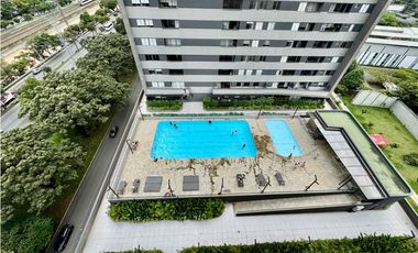 Apartaestudio frente a ciudad del río para la renta amoblada, piso 14