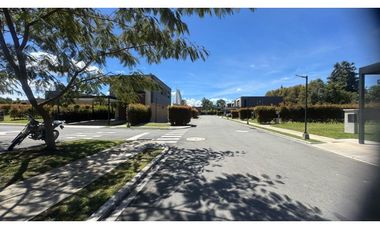 Venta de lote en unidad cerrada en Llanogrande