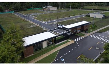 Venta de lote en unidad cerrada en Llanogrande