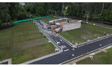 Venta de lote en unidad cerrada en Llanogrande