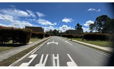 Venta de lote en unidad cerrada en Llanogrande