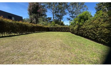 Venta de lote en unidad cerrada en Llanogrande