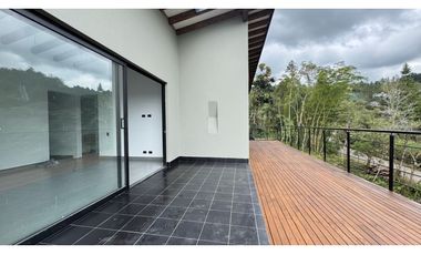 Venta de casa campestre independiente en construcción en la ceja