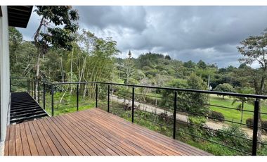 Venta de casa campestre independiente en construcción en la ceja