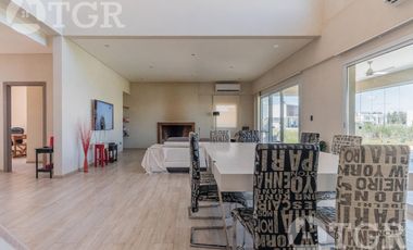 Elegante recinto en La Providencia Country & Club