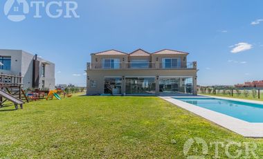 Elegante recinto en La Providencia Country & Club