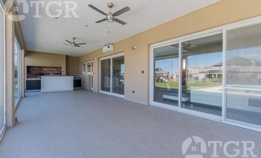 Elegante recinto en La Providencia Country & Club