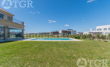 Elegante recinto en La Providencia Country & Club